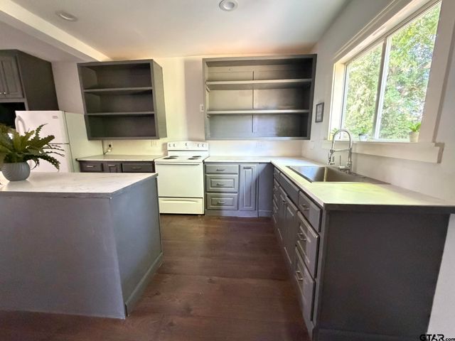 206 Live Oak, Winnsboro, TX 75494
