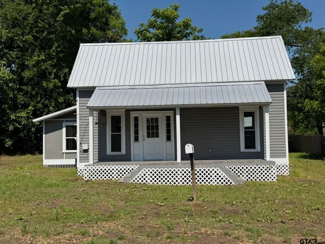 206 Live Oak, Winnsboro, TX 75494
