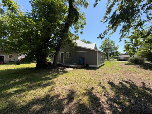 206 Live Oak, Winnsboro, TX 75494