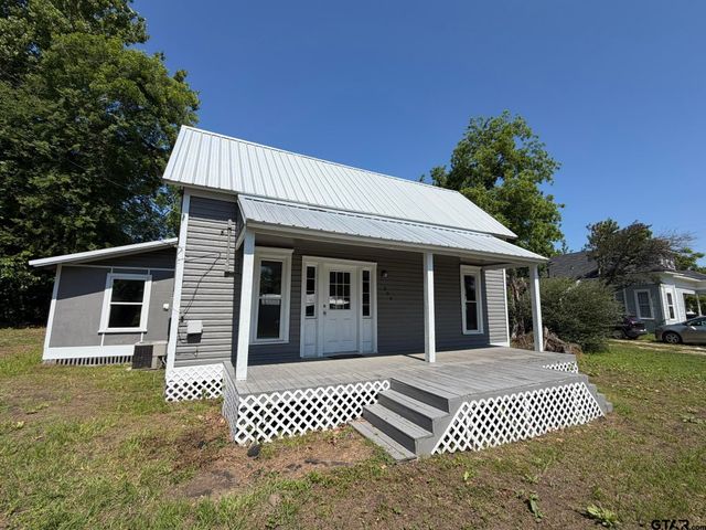 206 Live Oak, Winnsboro, TX 75494