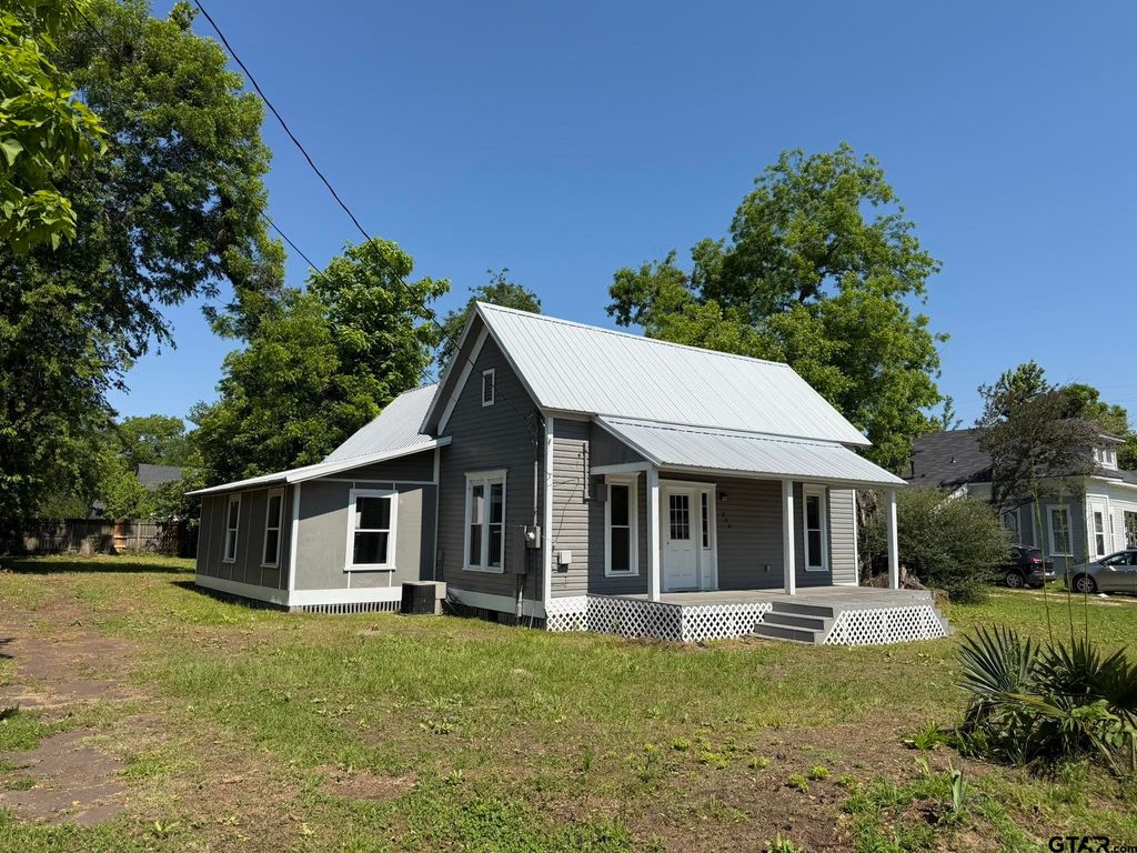 206 Live Oak, Winnsboro, TX 75494
