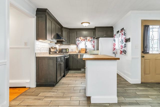 116 Weare St, Lawrence, MA 01843