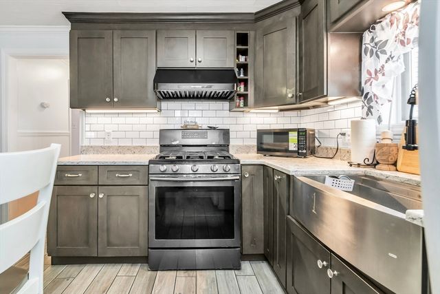 116 Weare St, Lawrence, MA 01843