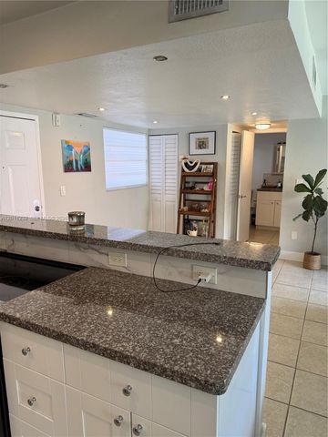 399 NW 72nd Ave 209, Miami, FL 33126