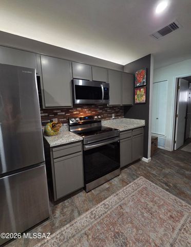 690 S Chimney Canyon Drive, Tucson, AZ 85748