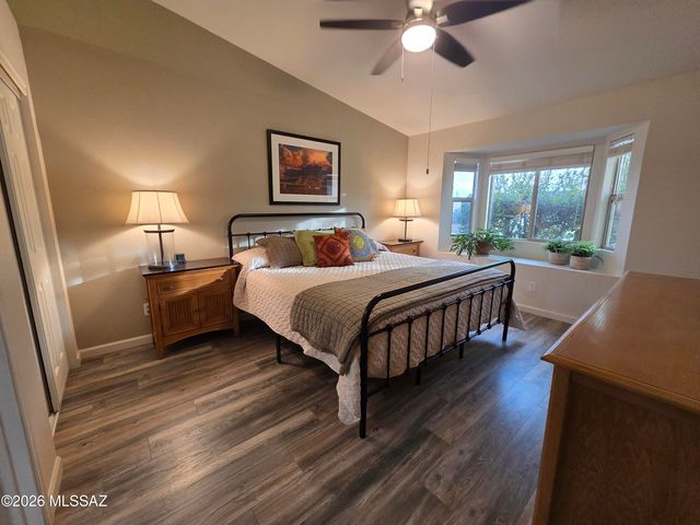 690 S Chimney Canyon Drive, Tucson, AZ 85748