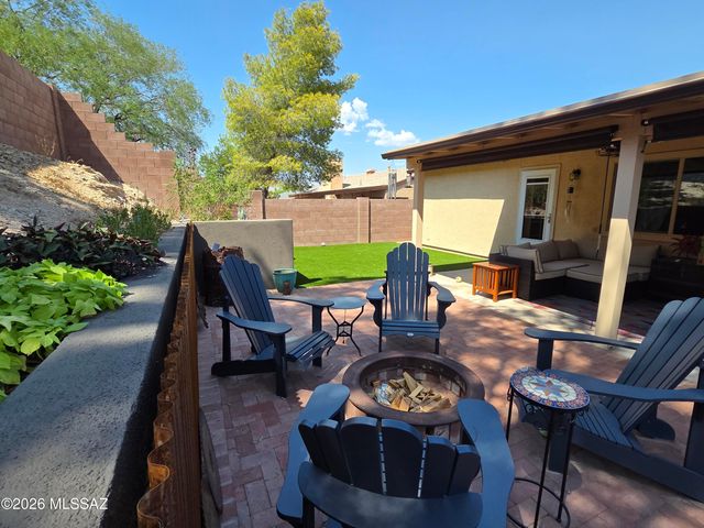 690 S Chimney Canyon Drive, Tucson, AZ 85748