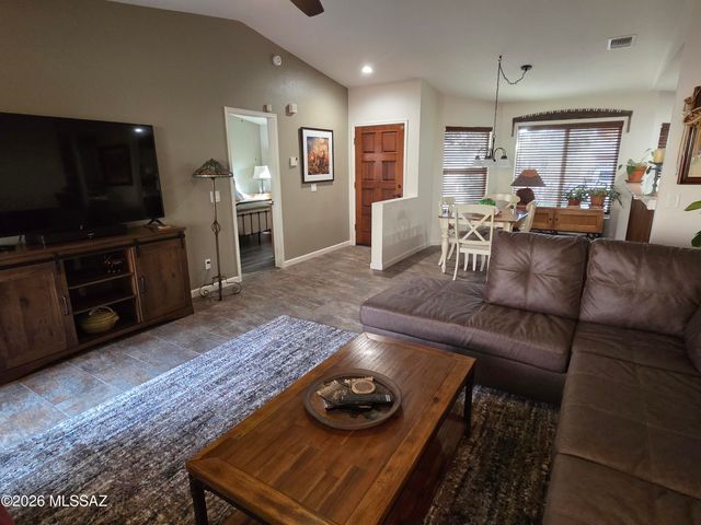 690 S Chimney Canyon Drive, Tucson, AZ 85748