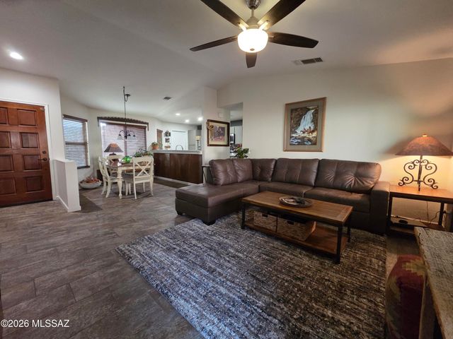 690 S Chimney Canyon Drive, Tucson, AZ 85748