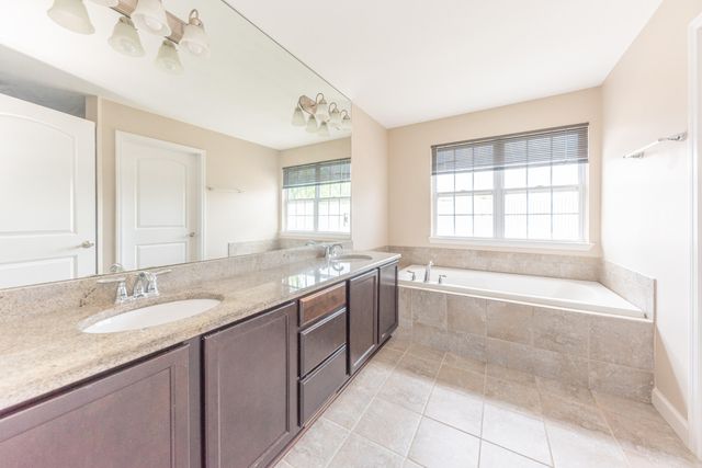 51344 E Bourne Terrace, Novi, MI 48374