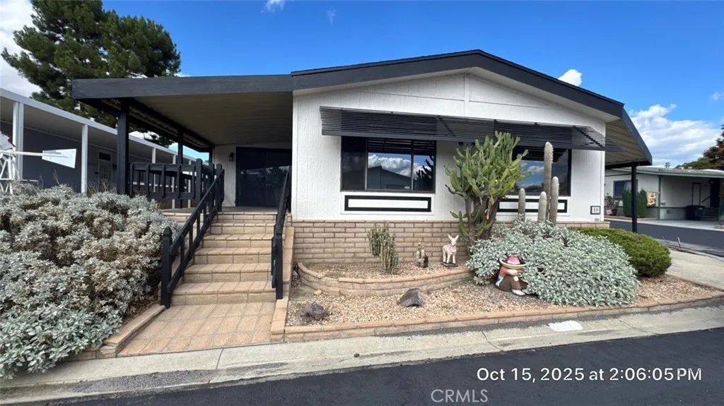 1300 W Menlo 59, Hemet, CA 92543