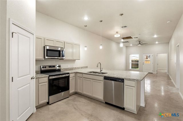 406 W Avenue C, Copperas Cove, TX 76522