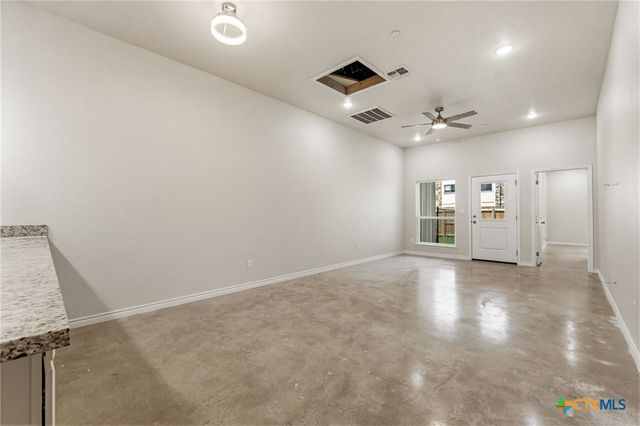 406 W Avenue C, Copperas Cove, TX 76522