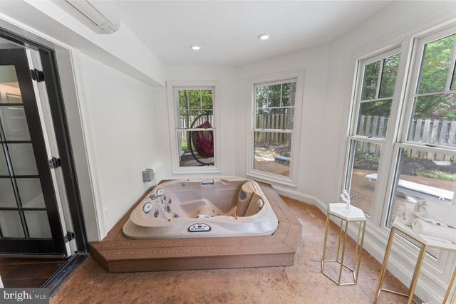 5844 BERMUDA CT, Mclean, VA 22101
