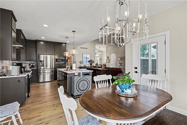 24808 W 88th Terrace, Lenexa, KS 66227