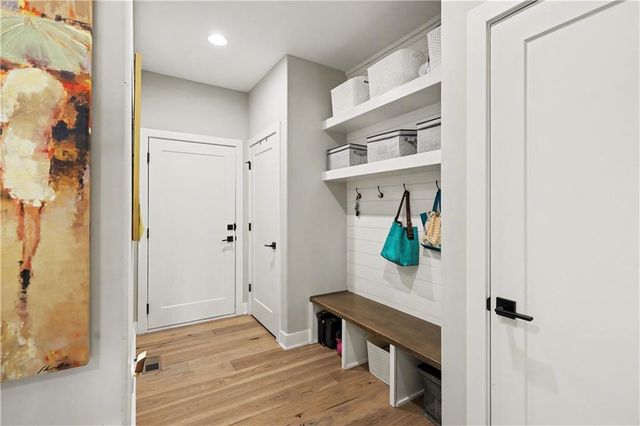 24808 W 88th Terrace, Lenexa, KS 66227