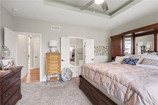 24808 W 88th Terrace, Lenexa, KS 66227