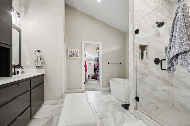 24808 W 88th Terrace, Lenexa, KS 66227