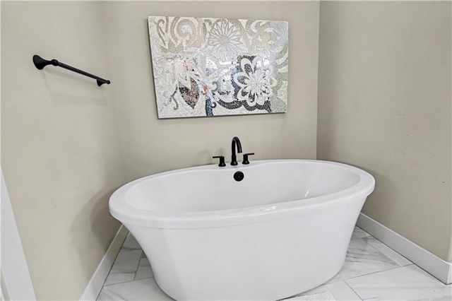 24808 W 88th Terrace, Lenexa, KS 66227