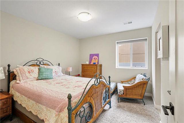 24808 W 88th Terrace, Lenexa, KS 66227