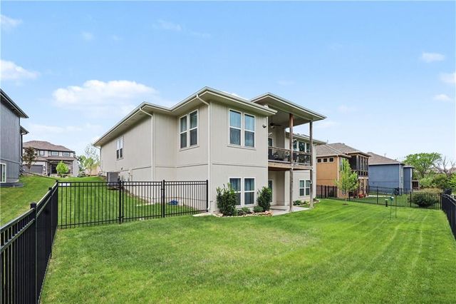 24808 W 88th Terrace, Lenexa, KS 66227