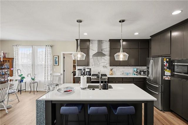 24808 W 88th Terrace, Lenexa, KS 66227