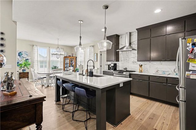 24808 W 88th Terrace, Lenexa, KS 66227