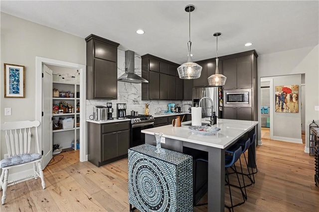 24808 W 88th Terrace, Lenexa, KS 66227