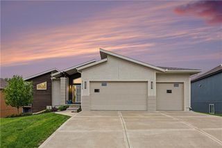 24808 W 88th Terrace, Lenexa, KS 66227