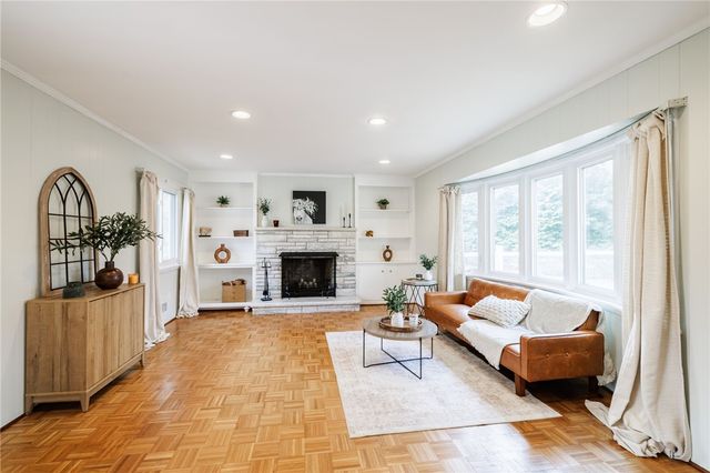 17 Butternut Drive, Pittsford, NY 14534