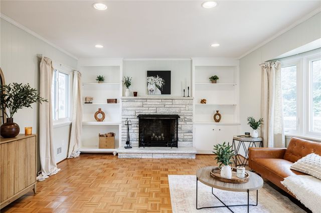 17 Butternut Drive, Pittsford, NY 14534
