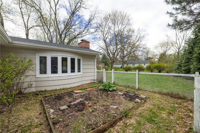 17 Butternut Drive, Pittsford, NY 14534
