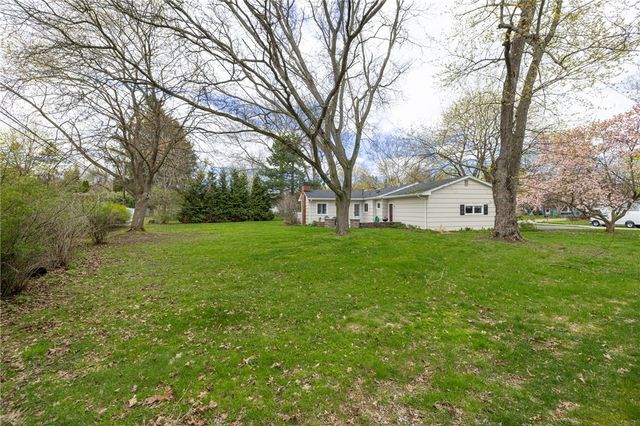 17 Butternut Drive, Pittsford, NY 14534