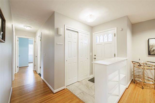 17 Butternut Drive, Pittsford, NY 14534