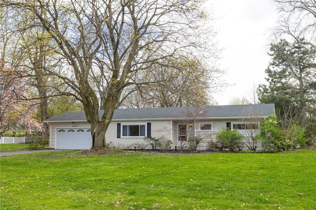 17 Butternut Drive, Pittsford, NY 14534