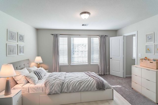 5254 Harvest Season Lane, Pearland, TX 77584