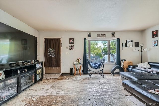 6952 Mariposa Street, Denver, CO 80221