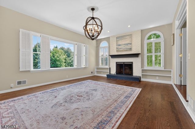 38 Grove Farm Rd, Union Twp., NJ 08867