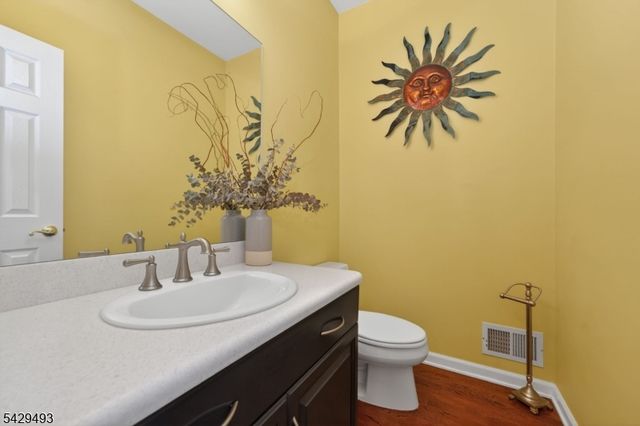 38 Grove Farm Rd, Union Twp., NJ 08867