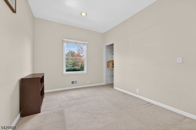 38 Grove Farm Rd, Union Twp., NJ 08867