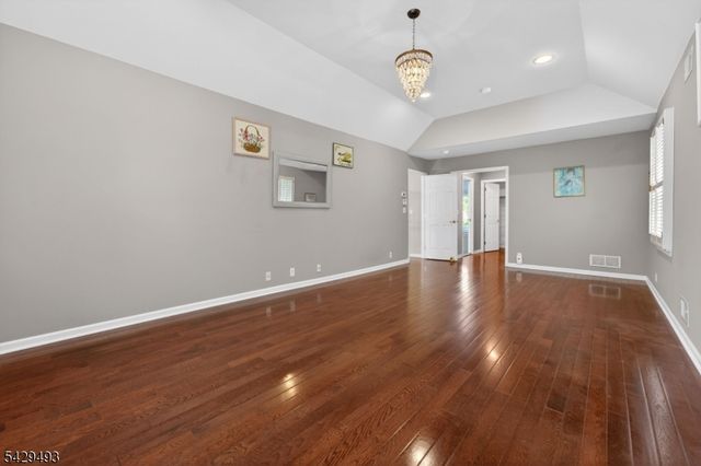 38 Grove Farm Rd, Union Twp., NJ 08867