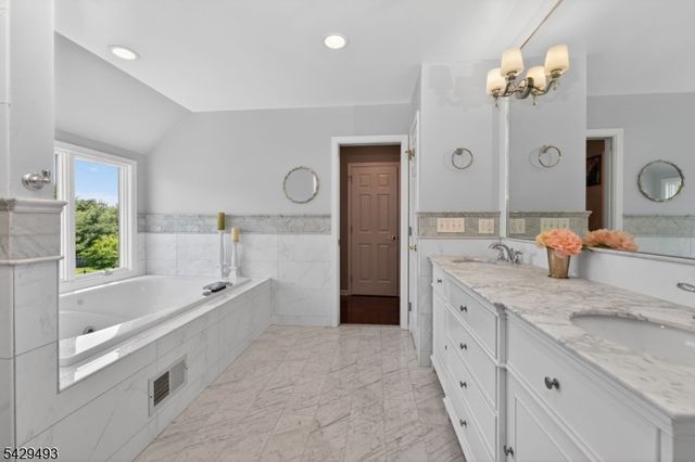 38 Grove Farm Rd, Union Twp., NJ 08867