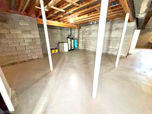 38 Grove Farm Rd, Union Twp., NJ 08867