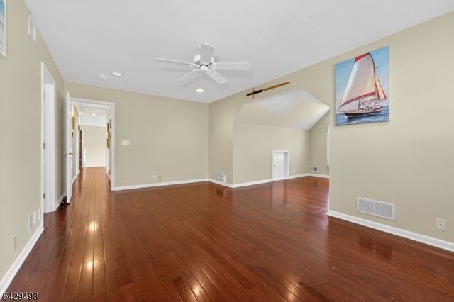 38 Grove Farm Rd, Union Twp., NJ 08867