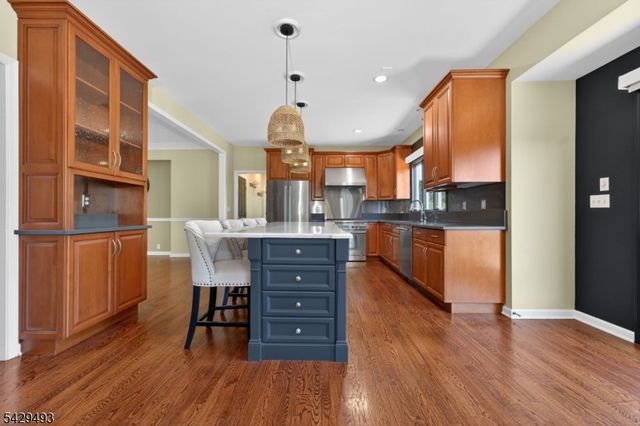 38 Grove Farm Rd, Union Twp., NJ 08867