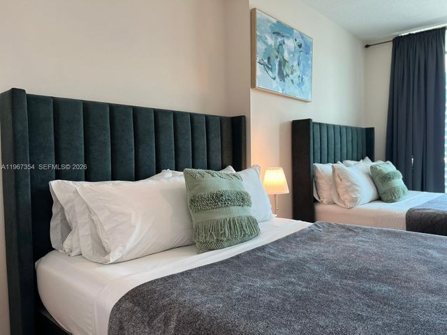 1200 Brickell Bay Dr 4217, Miami, FL 33131