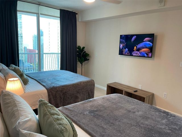 1200 Brickell Bay Dr 4217, Miami, FL 33131