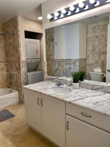 1200 Brickell Bay Dr 4217, Miami, FL 33131