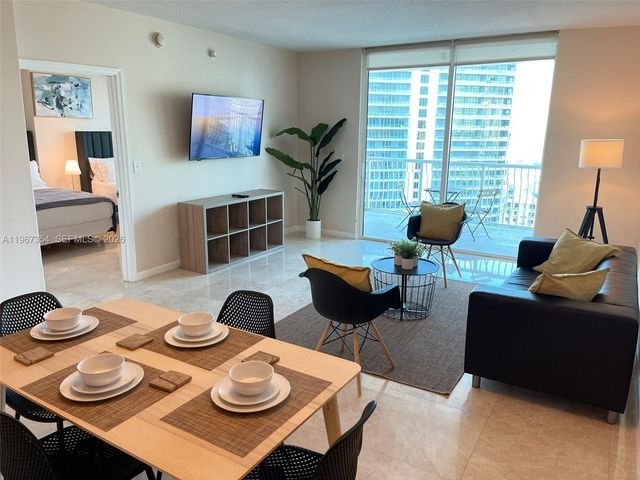 1200 Brickell Bay Dr 4217, Miami, FL 33131