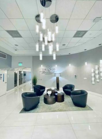 1200 Brickell Bay Dr 4217, Miami, FL 33131